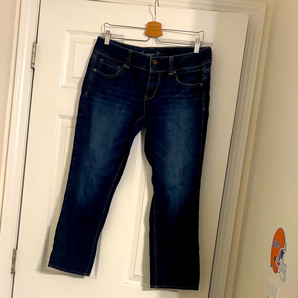 American Eagle size 10 capris